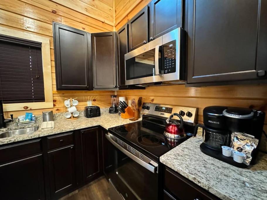 New! Indoor Pool/Ps 5/Hot Tub/Parkway Villa Pigeon Forge Exterior foto