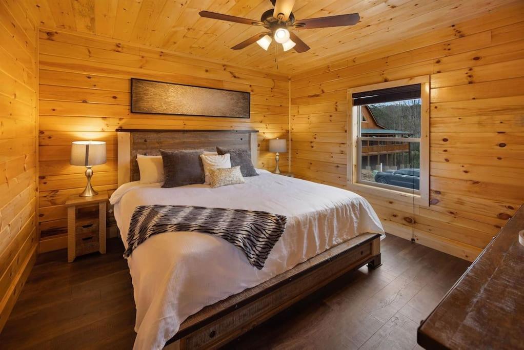 New! Indoor Pool/Ps 5/Hot Tub/Parkway Villa Pigeon Forge Exterior foto